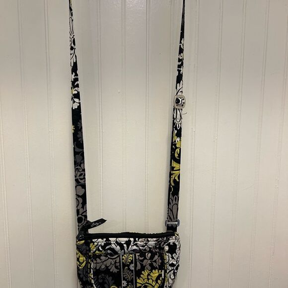 Vera Bradley small crossbody bag. - Picture 3 of 5